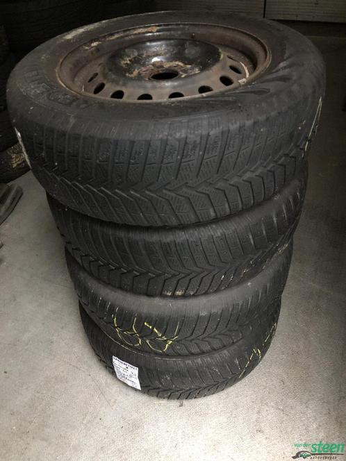 Toyota Winterbanden Set 205-65-15 94H Vredestein Snowtrac 3, Auto-onderdelen, Banden en Velgen, Banden en Velgen, Winterbanden