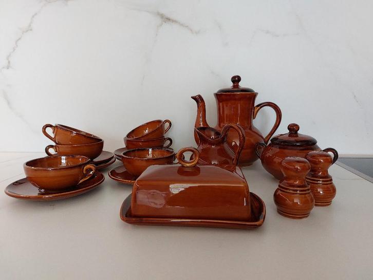 Koffie-/theeservies (origine: St Clément France), Antiek en Kunst, Antiek | Keramiek en Aardewerk, Ophalen