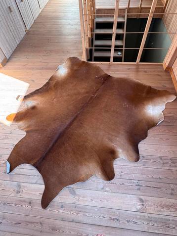 Cuir de vachette marron en bon état, Enlèvement ou Envoi, Comme neuf