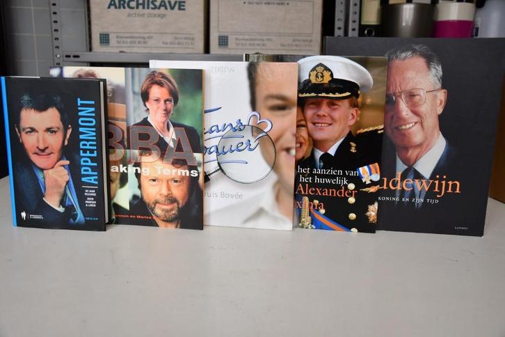 5 NOSTALGISCHE MEESTERWERKEN, Boeken, Biografieën, Zo goed als nieuw, Overige, Ophalen