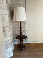 Houten staande lamp met lampekap, Ophalen