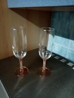Champagne glazen met roze voet 2stuks voor 5 €, Ophalen