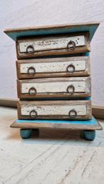 Petite armoire à tiroirs en bois (à bijoux), Enlèvement