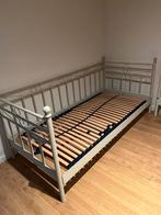 Eenpersoon ijzeren bed, Huis en Inrichting, Slaapkamer | Bedden, Ophalen, Eenpersoons