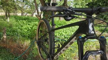 MTB  SCOTT Scale carbon & upgrades/ultra light MEDIUM/LARGE beschikbaar voor biedingen