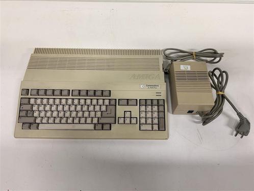 A6857. Commodore Amiga A-500 Plus met adaptor, Computers en Software, Vintage Computers, Ophalen of Verzenden