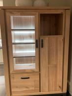 Vitrinekast - oude eik kleur met ingebouwde verlichting, Huis en Inrichting, Kasten | Vitrinekasten, Ophalen, 100 tot 150 cm, Eikenhout