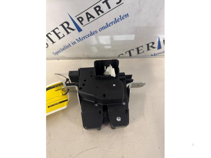 Slotmechaniek Achterklep van een Mercedes Vito, Auto-onderdelen, Carrosserie, Mercedes-Benz, Gebruikt, 3 maanden garantie, Ophalen of Verzenden