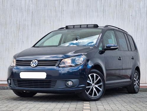 Vw Touran 1.6Tdi 7-ZITS/PANORAMISCH DAK/COMPLEET BOEK/, Auto's, Volkswagen, Bedrijf, Touran, Isofix, Panoramadak, Radio, Diesel