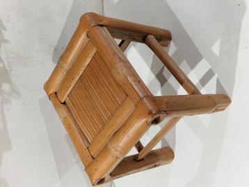 Plantentafel,  plantenstaander , bijzettafel uit bamboe beschikbaar voor biedingen