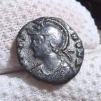 URBS ROMA: Romeinse herdenkingsmunt met Romulus en Remus, Ophalen of Verzenden, Losse munt