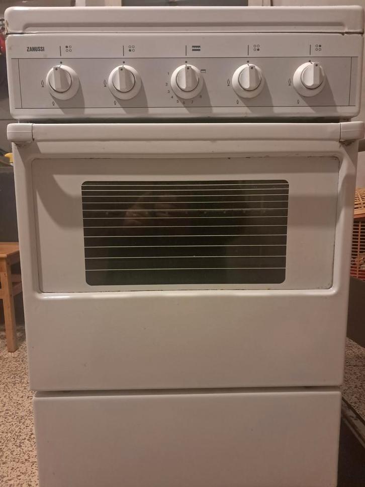 Cuisiniere au gaz, Elektronische apparatuur, Fornuizen, Gebruikt, Tussenbouw, Gas, 4 kookzones, 85 tot 90 cm, 45 tot 60 cm, Grill