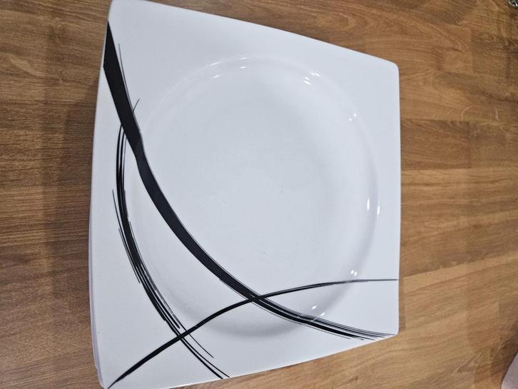 Assiettes, Maison & Meubles, Cuisine | Vaisselle, Comme neuf, Assiettes(s), Autres styles, Porcelaine, Enlèvement