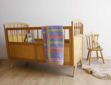 vintage babybed beschikbaar voor biedingen
