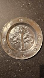 Assiette vintage en étain avec motif de panier floral, Antiquités & Art, Antiquités | Étain, Enlèvement