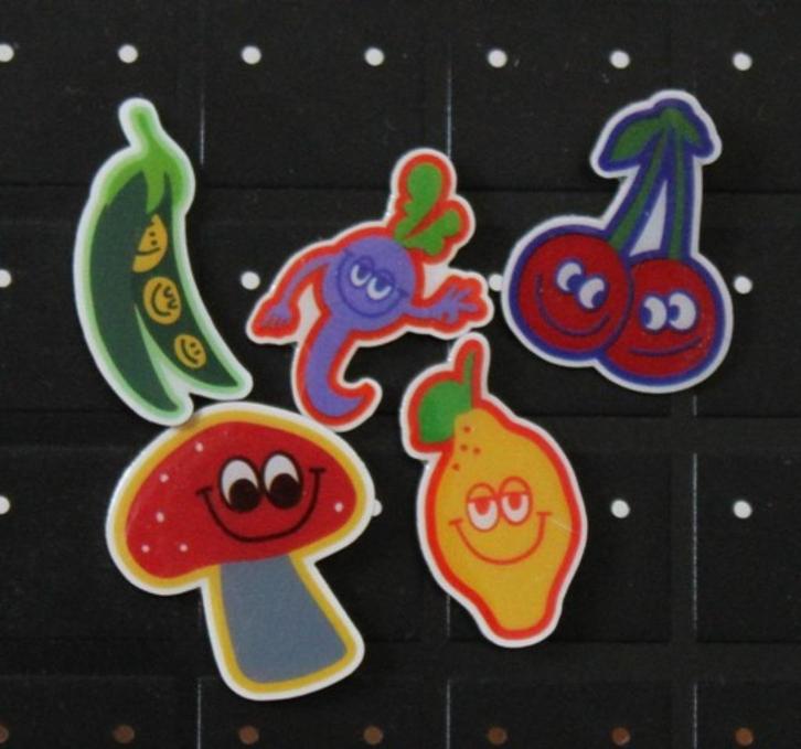 Setje van 5 pins – als nieuw, Verzamelen, Speldjes, Pins en Buttons, Zo goed als nieuw, Speldje of Pin, Figuurtje, Ophalen of Verzenden