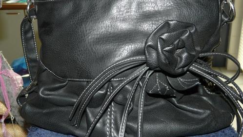 beau vintage, simili cuir, sac à main noir avec fleur, Bijoux, Sacs & Beauté, Sacs | Sacs Femme, Utilisé, Sac à main, Noir, Enlèvement ou Envoi