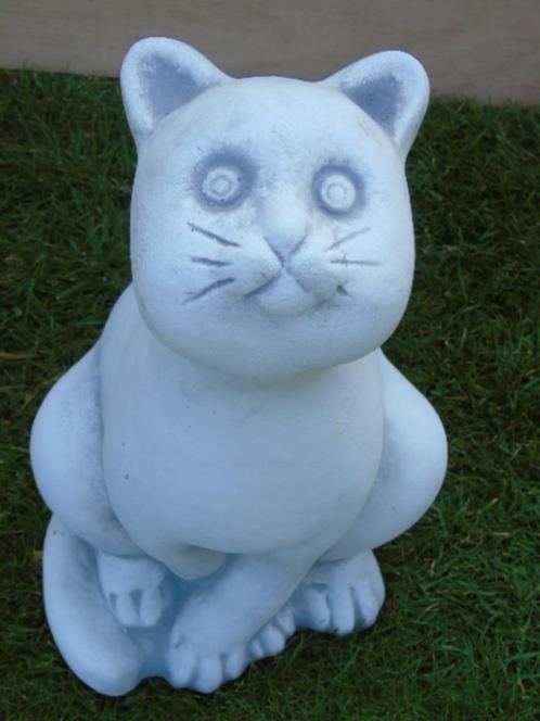 beeld van een kat in gepatineerde steen, zie foto's, Tuin en Terras, Tuinbeelden, Nieuw, Dierenbeeld, Steen, Ophalen