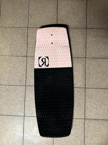 Ronix Electric 43" Wakeskate Gebruikt beschikbaar voor biedingen