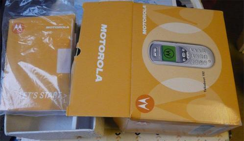 Motorola T192 met batterijen en laders, Telecommunicatie, Mobiele telefoons | Motorola, Gebruikt, Zonder abonnement, Klassiek of Candybar