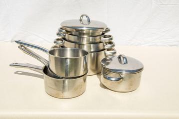  5 kookpotten en 3 steelpannen in inox beschikbaar voor biedingen