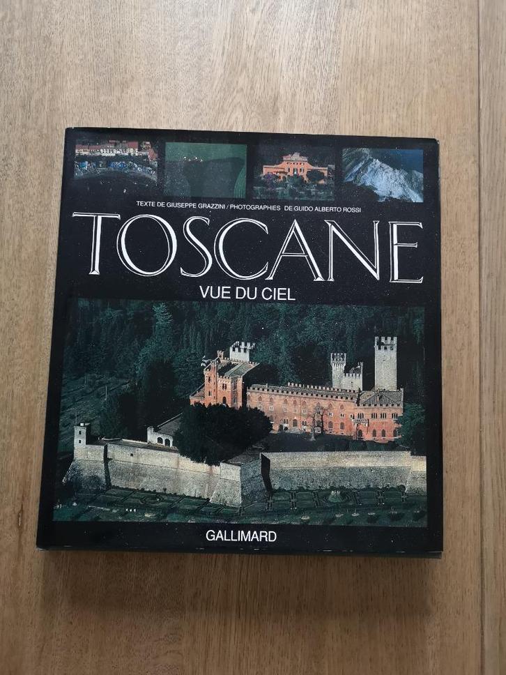 Toscane vue du ciel, Boeken, Overige Boeken, Zo goed als nieuw, Ophalen of Verzenden