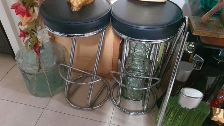 Deux tabourets de bar Chrome aussi bons que neufs. pour 45 e, Maison & Meubles, Tabourets de bar, Comme neuf, 60 à 90 cm, Métal