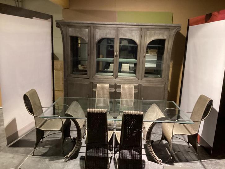 eettafel met stoelen en  hoge kast, Antiek en Kunst, Antiek | Meubels | Kasten, Ophalen