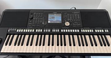 Yamaha psr S950 beschikbaar voor biedingen