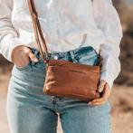 Leren schoudertas the chesterfield brand: kleur cognac, Handtassen en Accessoires, Tassen | Schoudertassen, Bruin, Zo goed als nieuw