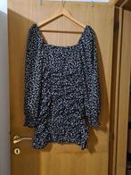 Robe shein à fleur taille M, Kleding | Dames, Jurken, Zwart, SHEIN, Gedragen, Boven de knie