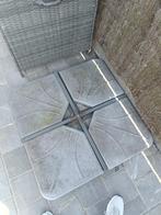 Parasolvoet met betontegels 4 x 25 kg, Ophalen, Gebruikt, Parasolvoet