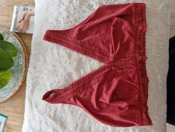 Beha roze/rood zonder beugel beschikbaar voor biedingen