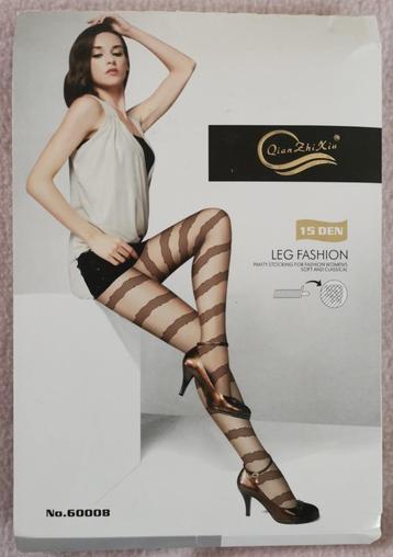 partij van 60 fantasiepanty's beschikbaar voor biedingen