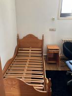 bed frame met nachtkastje in massief grenen., Ophalen, Zo goed als nieuw