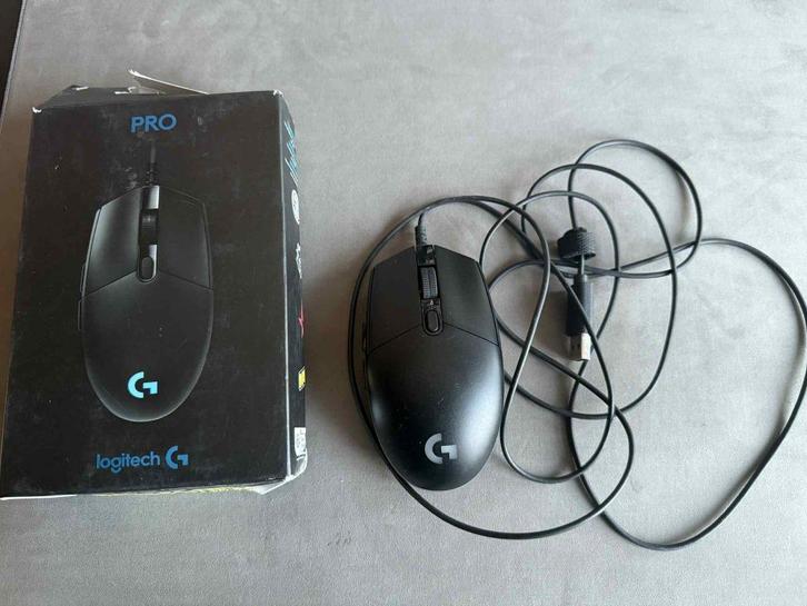 Logitech G Pro Wired Gaming Muis - Nieuwstaat!, Computers en Software, Muizen, Zo goed als nieuw, Muis, Rechtshandig, Bedraad
