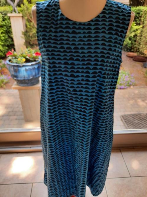Supermooie jurk MARIMEKKO - M, Kleding | Dames, Jurken, Zo goed als nieuw, Maat 38/40 (M), Blauw, Onder de knie, Ophalen of Verzenden