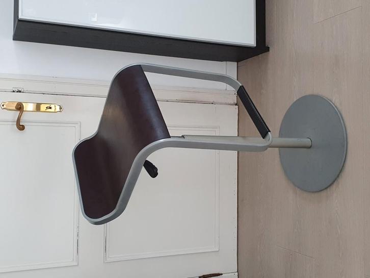 Design barkruk Emerald line., Huis en Inrichting, Barkrukken, Zo goed als nieuw, 1 kruk, In hoogte verstelbaar, Met voetsteun