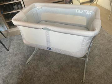 Verstelbare Co-Sleeper Chicco Next2Me beschikbaar voor biedingen