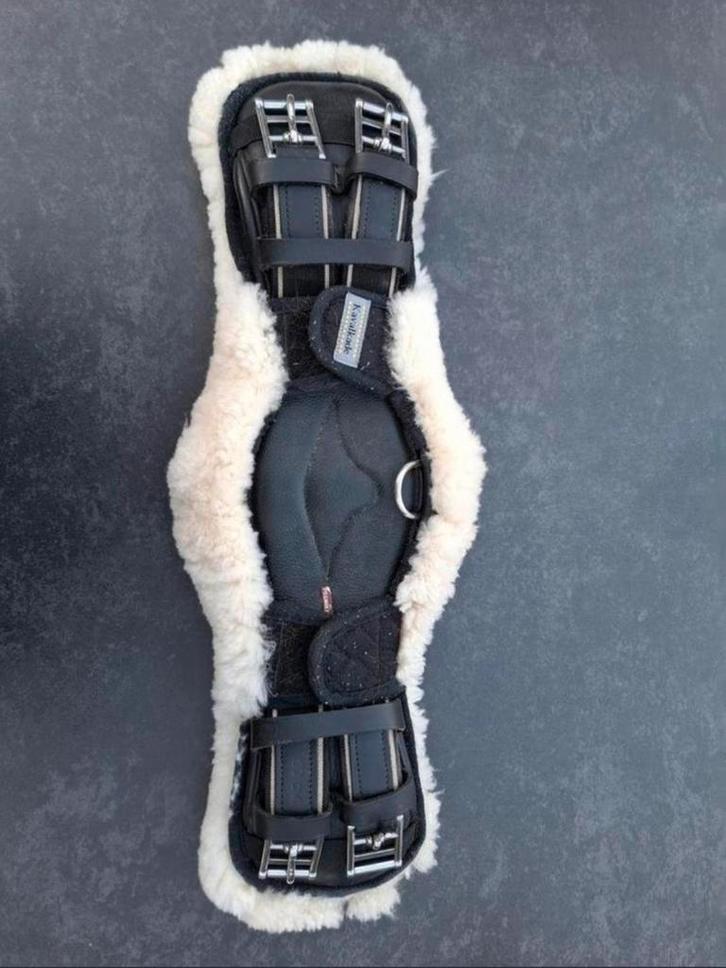 Lederen dressuursingel 50cm met afneembaar bont, Dieren en Toebehoren, Paarden en Pony's | Hoofdstellen en Tuigage, Zo goed als nieuw