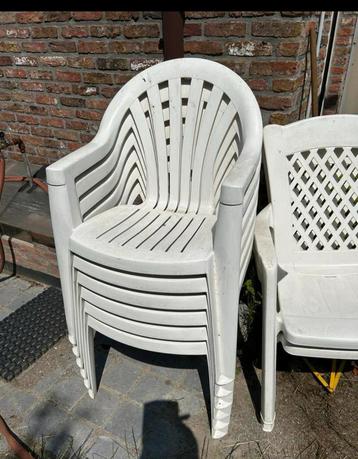 Diverse tuibstoelen beschikbaar voor biedingen