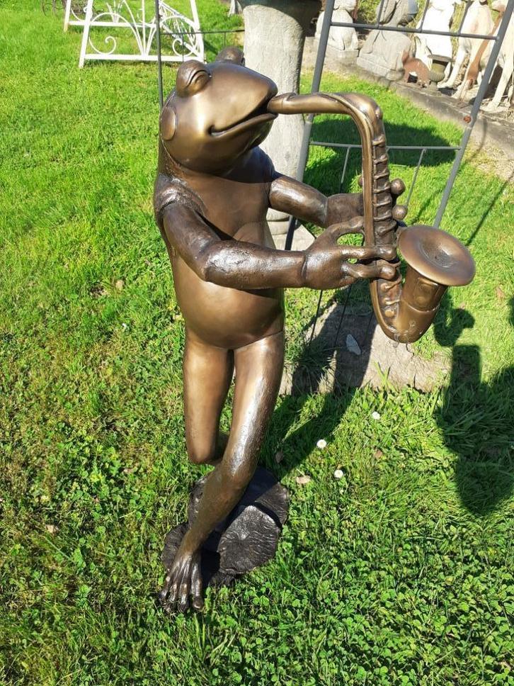 Sculpture en bronze faisant fontaine, la grenouille au saxo, Tuin en Terras, Tuinmeubel-accessoires, Zo goed als nieuw, Ophalen