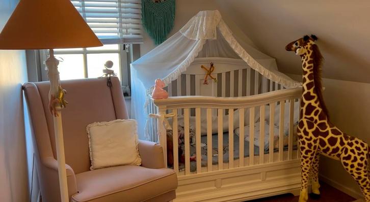 Prachtig babybed te koop, Kinderen en Baby's, Kinderkamer | Bedden, Zo goed als nieuw, Matras, Ophalen