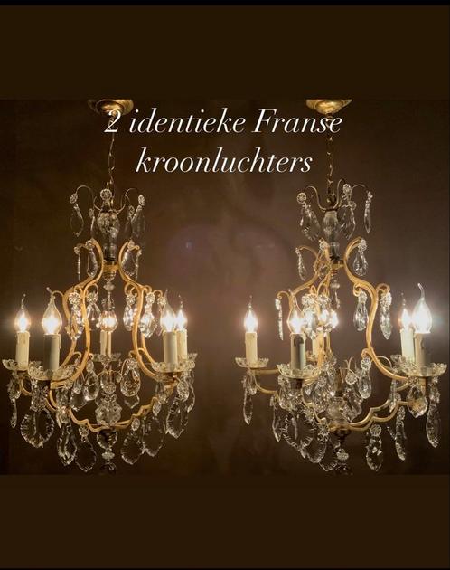 2 IDENTIEKE Franse Kroonluchters met kristal !, Antiek en Kunst, Antiek | Verlichting, Ophalen