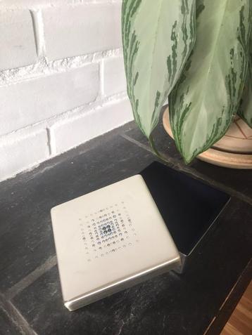 Zilveren juwelendoosje Swarovski beschikbaar voor biedingen