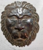 Embleem op de voorkant: leeuwenkophelm, Belgische legerhelm, Verzamelen