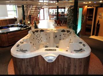 |🫧|GROTE | SARENA BAY |🫧| JACUZZI|🫧|1 JAAR GARANTIE | beschikbaar voor biedingen
