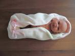 Pop van het merk llorens met kleding en slaapzak, Ophalen, Zo goed als nieuw, Babypop