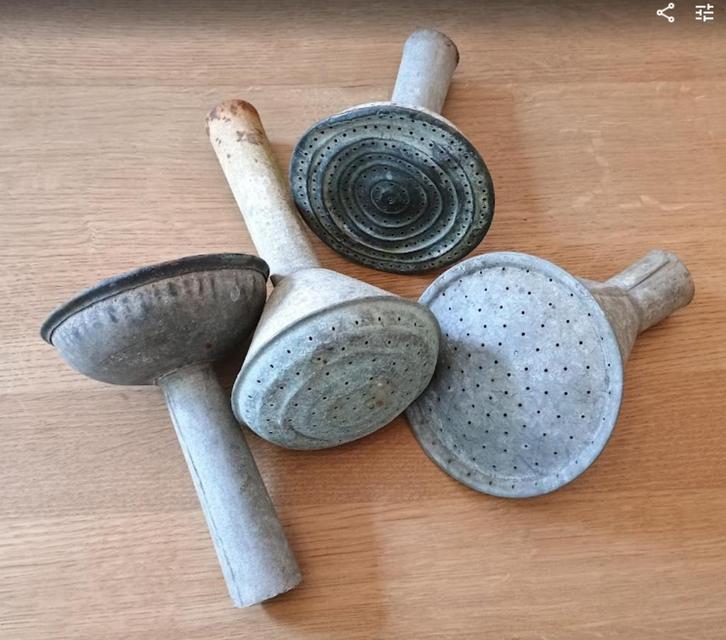 antieke sproeikop van zinken gieter, oud tuingerief zink, Antiek en Kunst, Curiosa en Brocante, Ophalen of Verzenden