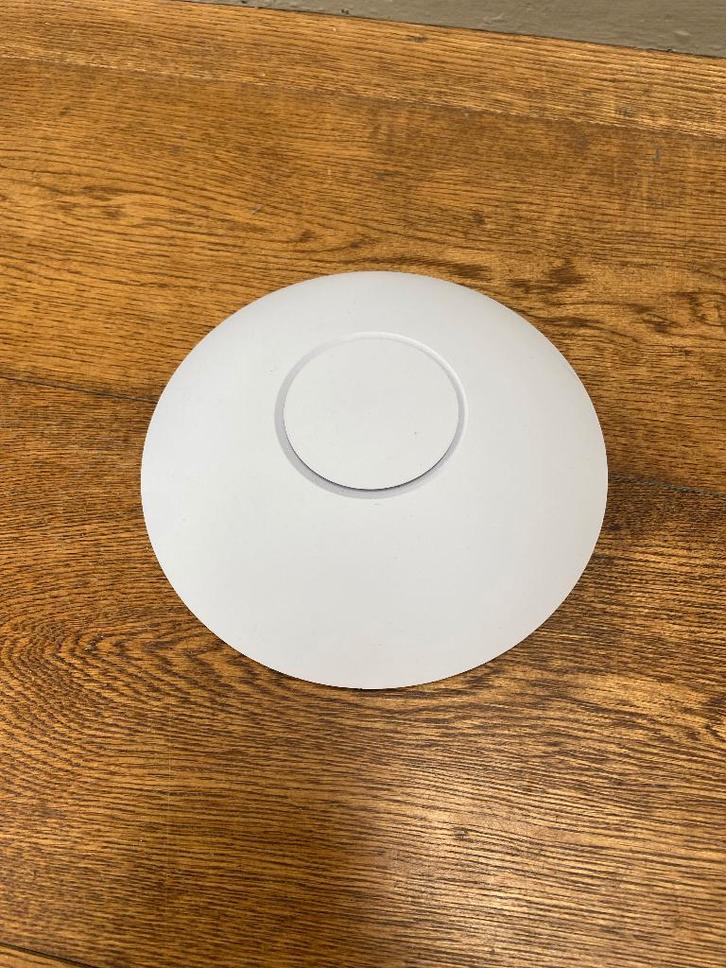 Ubiquiti - Point d'accès longue portée UniFi - AP-AC-LR, Informatique & Logiciels, Points d'accès, Comme neuf, Enlèvement ou Envoi